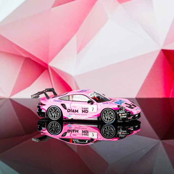 Porsche 911 GT3 Cup 1:64 ModernArt model z figurką